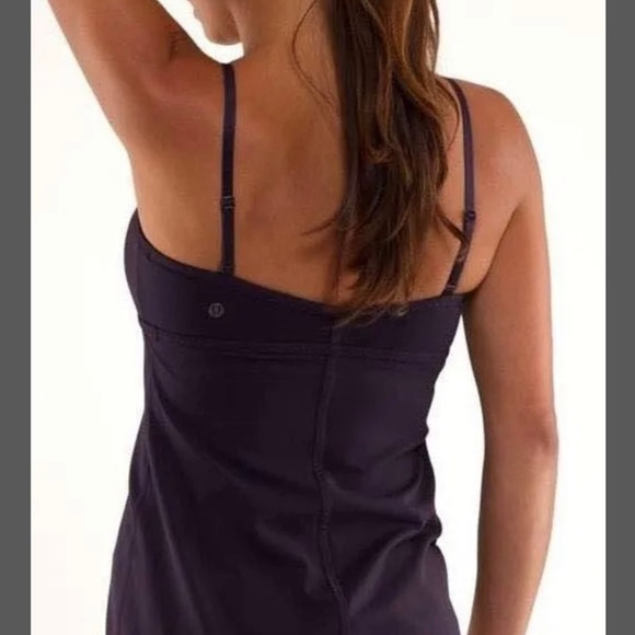 Lululemon Ariel Tank Black Swan Logo Top - Picture 2 of 7